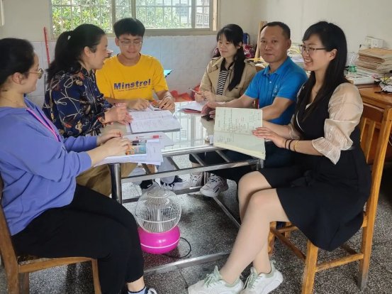 宝剑锋从磨砺出 梅花香自苦寒来║邵东市城区第一完全小学举行实习教师汇报课运动