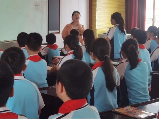 宝剑锋从磨砺出 梅花香自苦寒来║邵东市城区第一完全小学举行实习教师汇报课运动