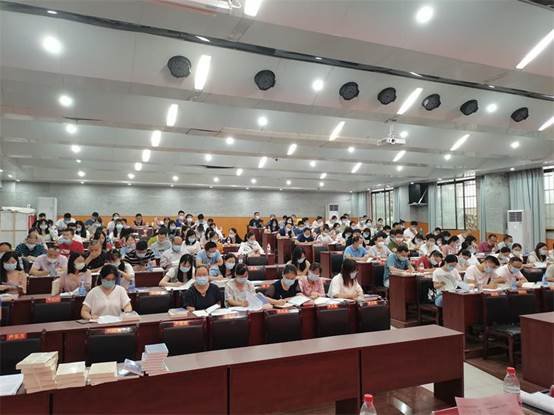 洞口四中举行2021年暑假师德师风全员培训
