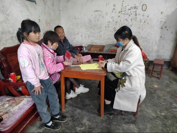 家访促沟通，合力助成长！河伯完全小学开展“千师访万户”运动