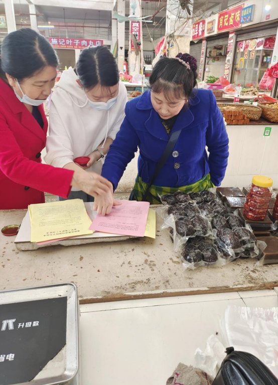 邵阳县白仓镇中间完小加大力度宣传防溺水教育