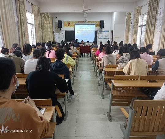 紧抓安全不放松，防微杜渐促平安——黄龙镇中间小学开展多情势防溺水安全教育运动