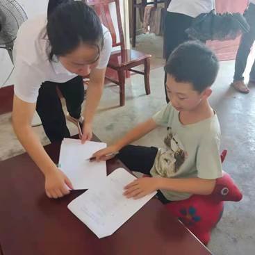 新宁县白沙镇中间小学开展暑期防溺水家访运动