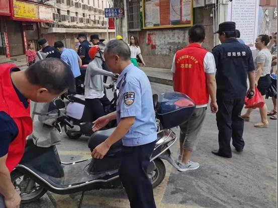 专项整治 安全护航║邵东市城区一完小交通专项整治动真格