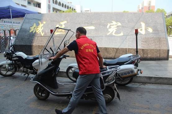 专项整治 安全护航║邵东市城区一完小交通专项整治动真格