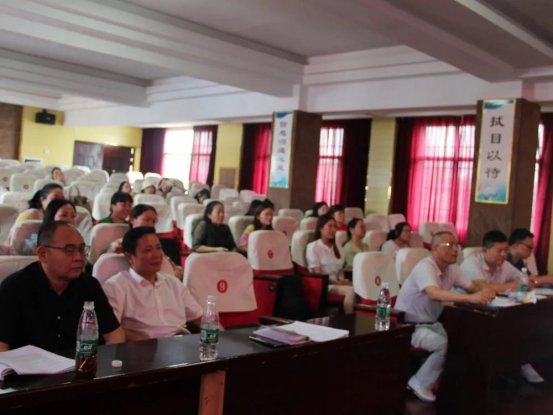 竞展风采 初绽芳华║两市塘中间黉舍第二届青年教师教学竞赛在邵东市城区第一完全小学举行