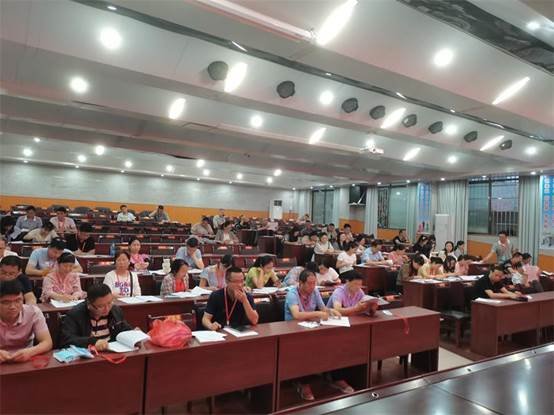 洞口四中召开2021届高考送考工作人员会议