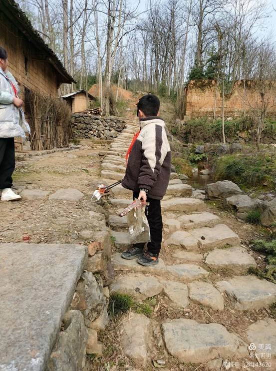 2022年河伯乡源头小学“学习雷锋”运动总 结