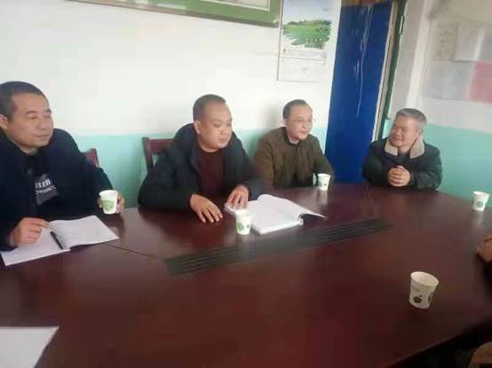 县、镇向导深入洞口县高沙镇大湾小学调研