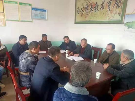 县、镇向导深入洞口县高沙镇大湾小学调研