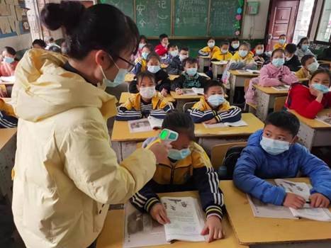 疫情防控我能行——邵阳县白仓中间完小新冠病毒疫情防控应急情景演练运动