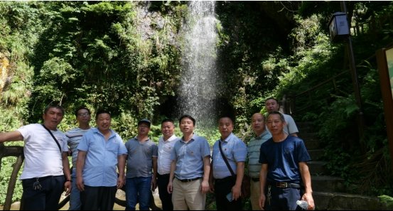 “铭记光辉历史，传承红色基因”主题党日运动——