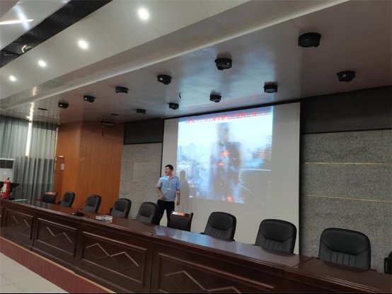 洞口四中举行教工消防安全知识培训