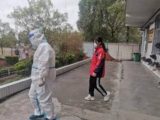 洞口四中开展疫情防控应急演练