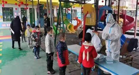 核酸检测进校园 筑牢黉舍“防疫墙”