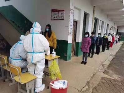 核酸检测进校园 筑牢黉舍“防疫墙”