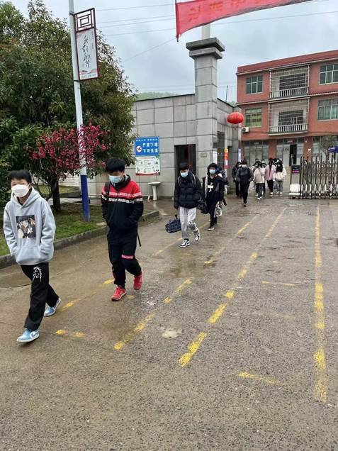 疫情防线在我行 健康安全在我心——谷洲镇中学开展疫情防控应急演练