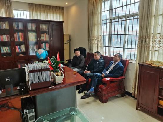 县政协主席检查引导洞口四中疫情防控工作