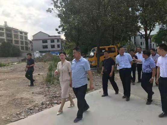 洞口县县委副书记郭向荣到高沙镇中学检查防溺水等工作