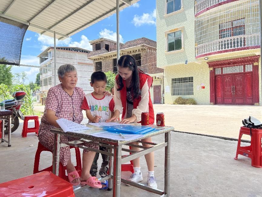 暑期安全教育“千师访万户”我们在行动