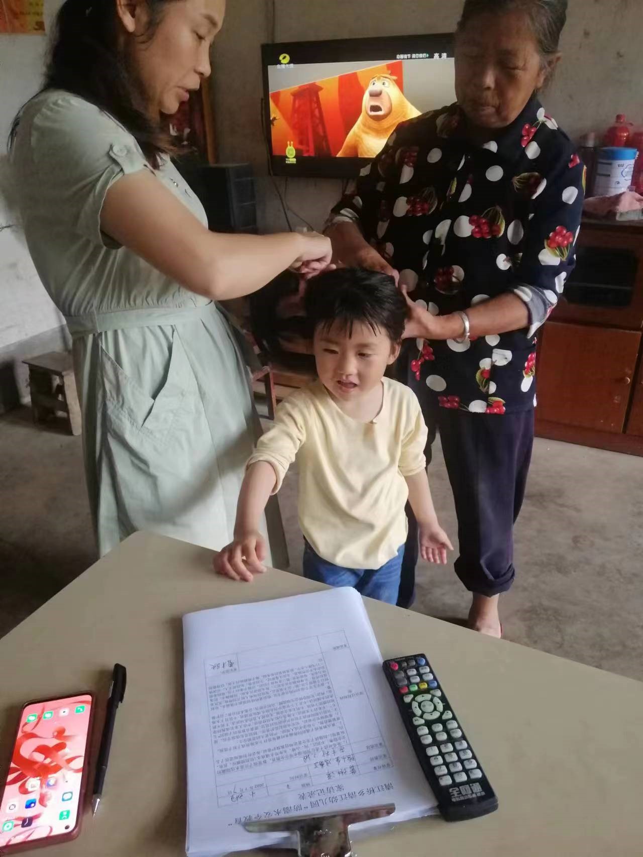 炎炎夏日   谨防溺水——新宁县清江桥乡清江幼儿园开展暑期“千师访万家”防溺水家访活动