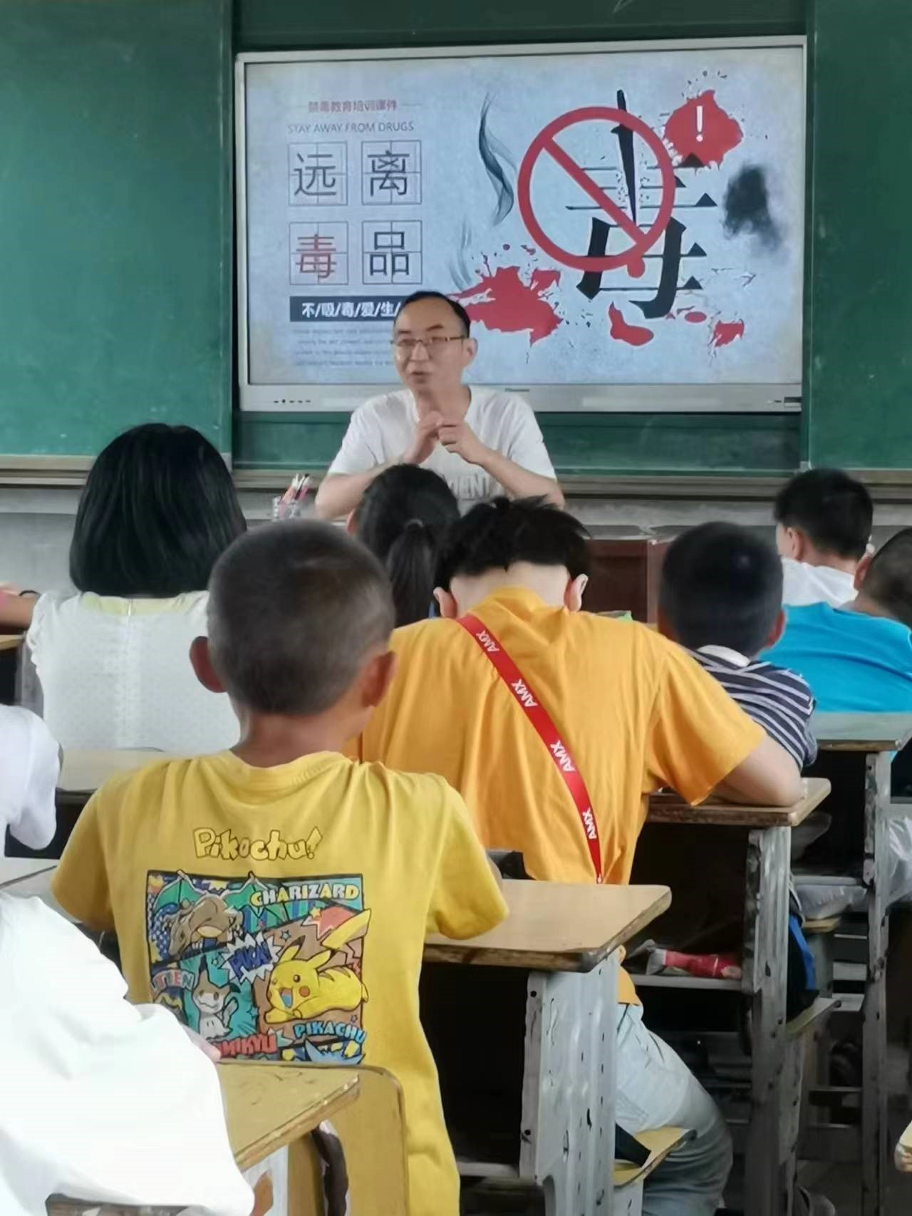 河伯乡开展关爱留守儿童  “暑假安全座谈会”