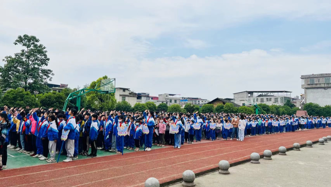 “法治宣传进校园，普法教育助成长”——金称市镇中心完全小学“法治宣传进校园”活动