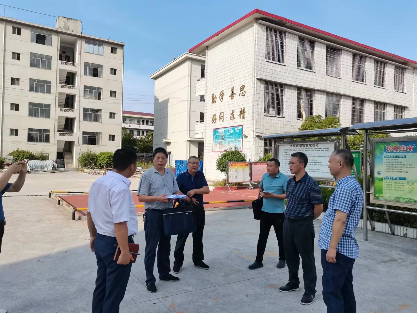 新邵县严塘中学全力推进乡镇寄宿制学校标准化建设