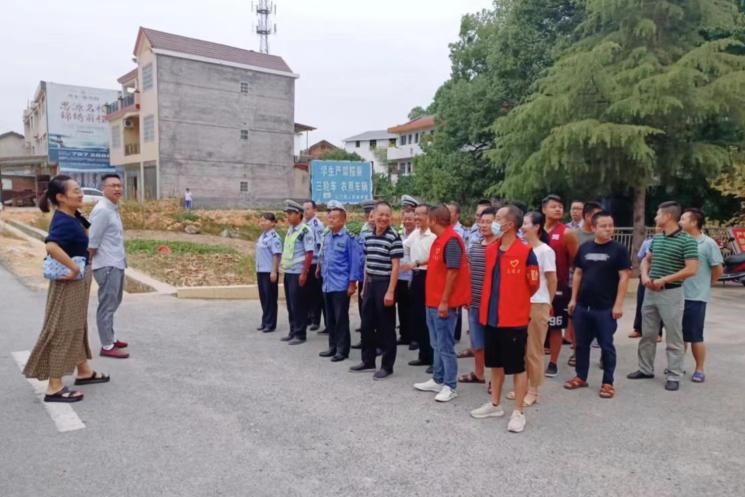 安全责任大于天，多措并举保平安        ---横溪初级中学配合各级部门进行交通顽瘴痼疾专项整治行动