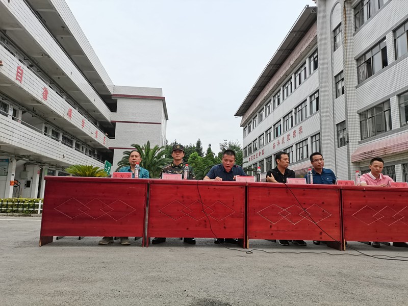 洞口四中隆重举行2022级高一新生军训开幕式