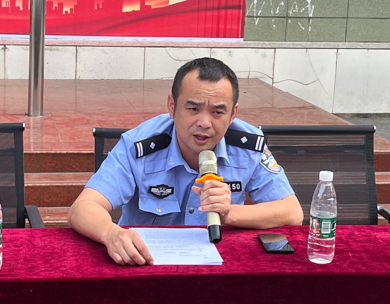 “开学第一课”法治进校园  ——洞口县管竹中学开展法治教育安全讲座