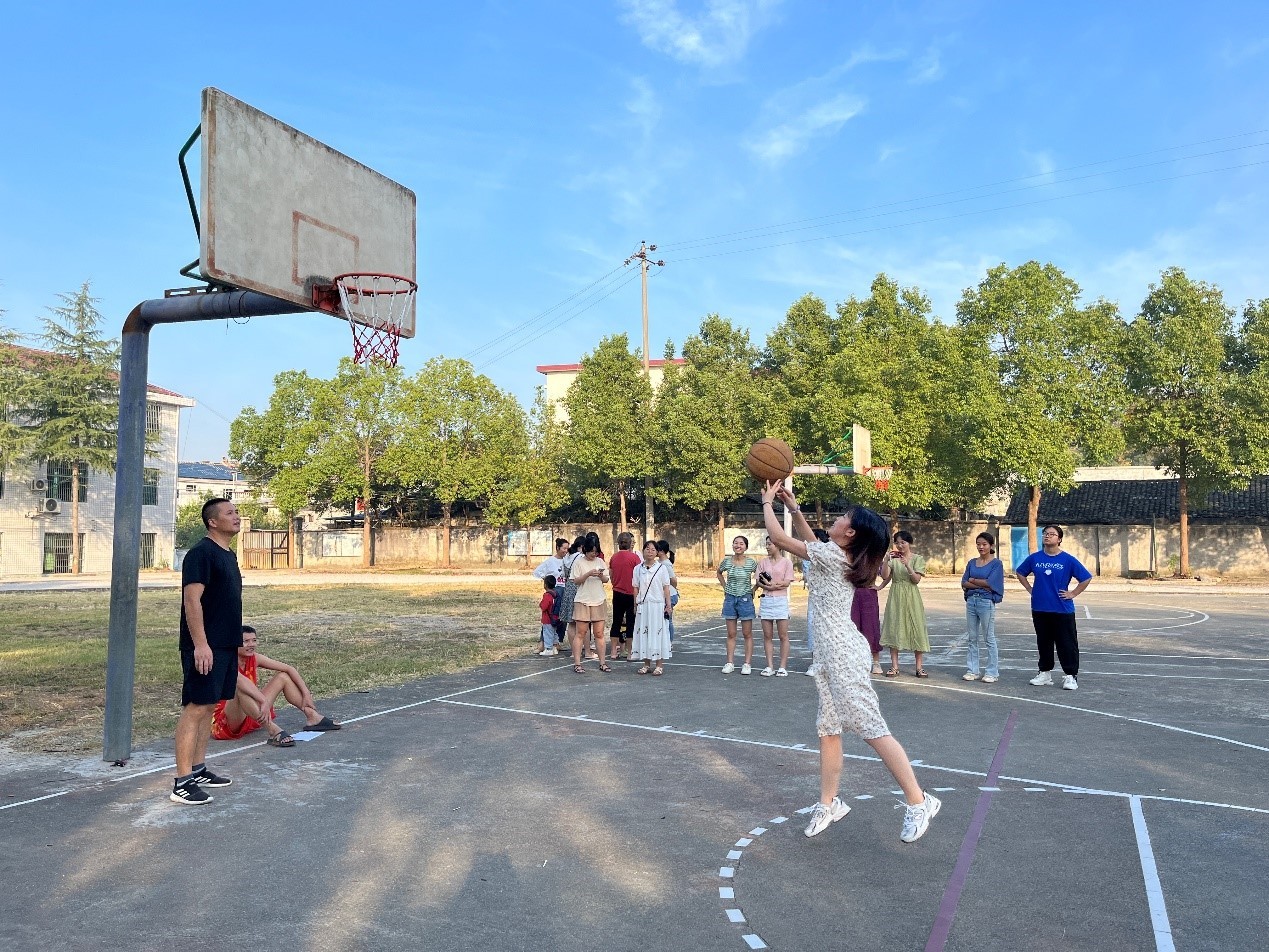 我运动，我快乐  ——洞口县管竹中学举行教职工定点投篮比赛
