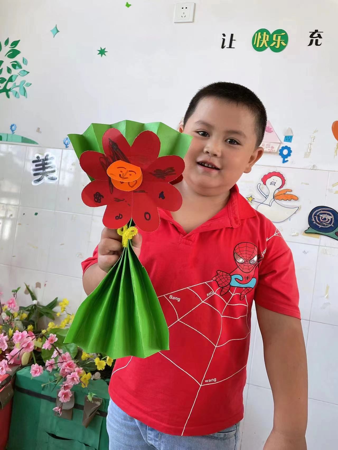 新宁县清江桥乡中心幼儿园开展《礼赞教师节，情满中秋月》主题教育活动