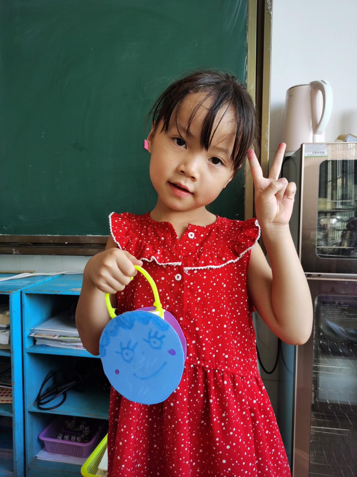 新宁县清江桥乡中心幼儿园开展《礼赞教师节，情满中秋月》主题教育活动