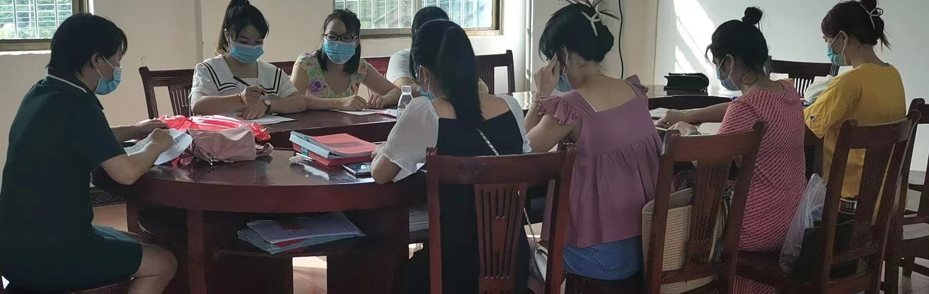 珍爱生命，预防溺水——白沙中心幼儿园  召开防溺水专题会议