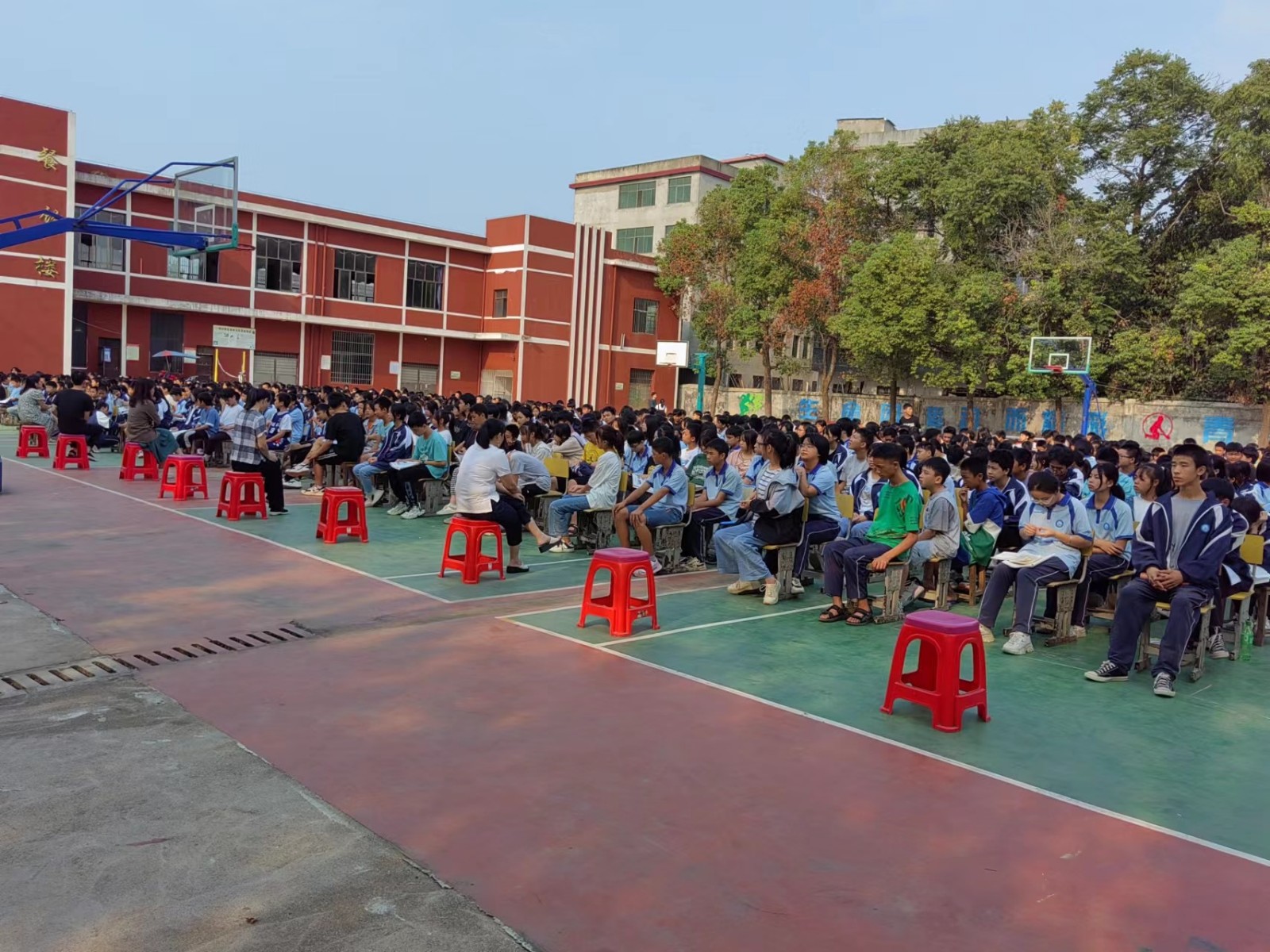 喜迎二十大  筑梦新征程 ------金称市镇中学举行2022年秋季学期开学典礼暨表彰大会