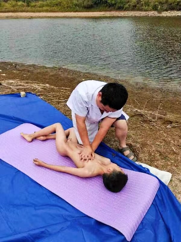 蔡桥乡政府联合蔡桥乡中心完小举行“预防学生溺水应急救援演练”