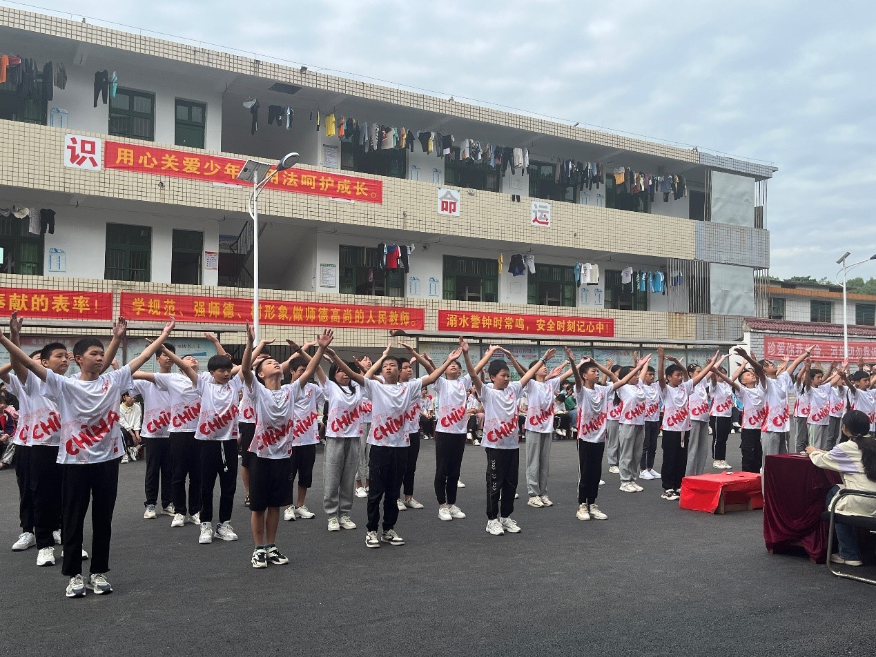 奋进新征程 喜迎二十大  ----洞口管竹中学举行唱响红歌活动