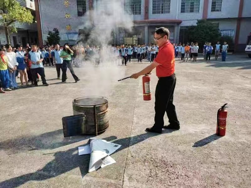 开展消防演练，筑牢安全防线