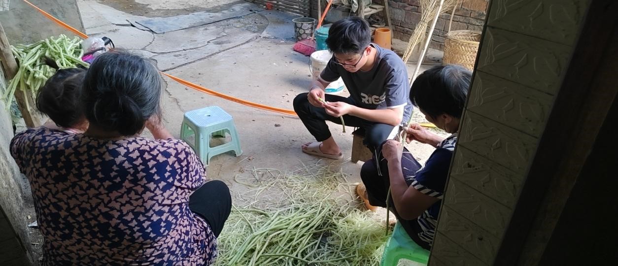 金称市镇中学感恩教育活动月圆满落幕