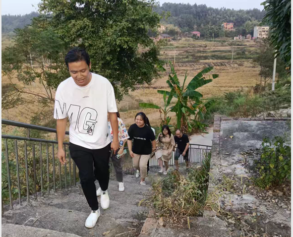 蔡桥乡中心完小开展防溺水“千师访万户”走访活动