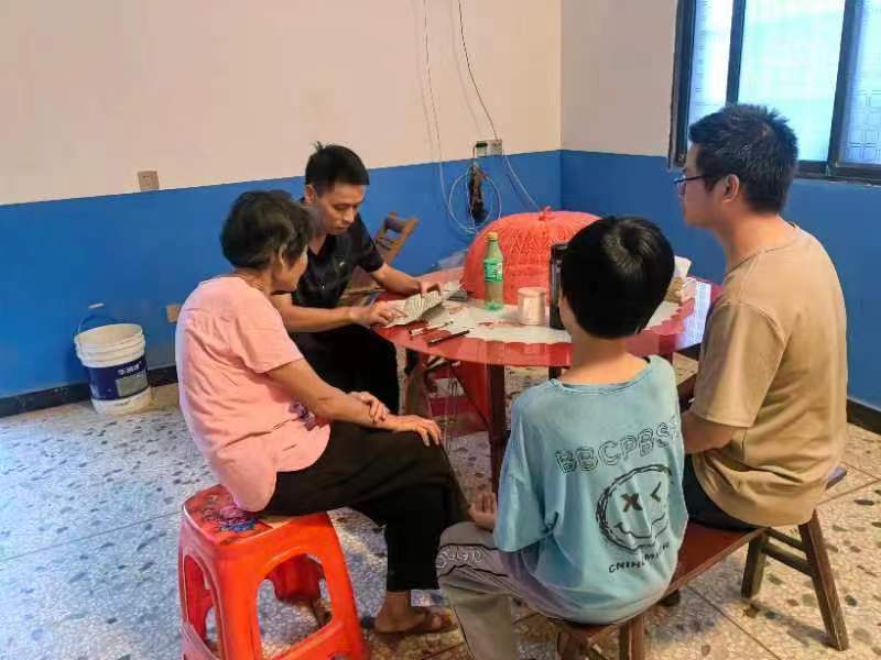 邵阳县蔡桥乡中学开展防溺水“千师访万户”家访活动