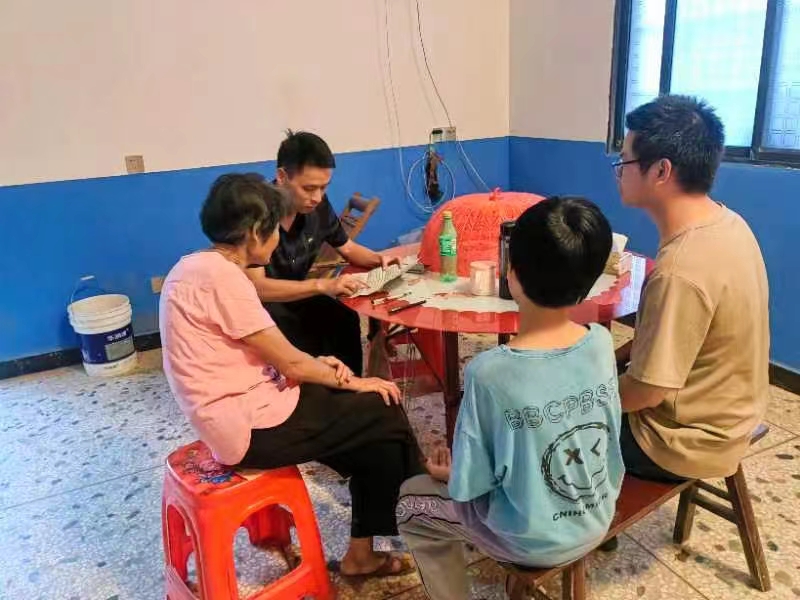 邵阳县蔡桥乡中学开展防溺水“千师访万户”家访活动