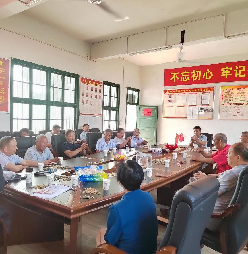 九九话重阳，浓浓敬老情