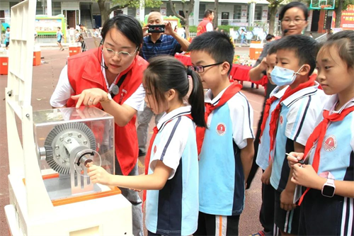 邵东市2022年全国科普日展演活动在城区一完小举行