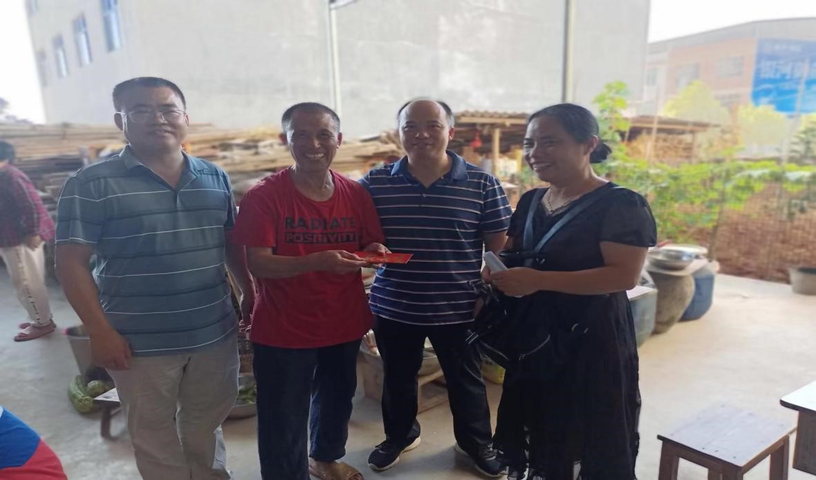 九九重阳节 浓浓敬老情