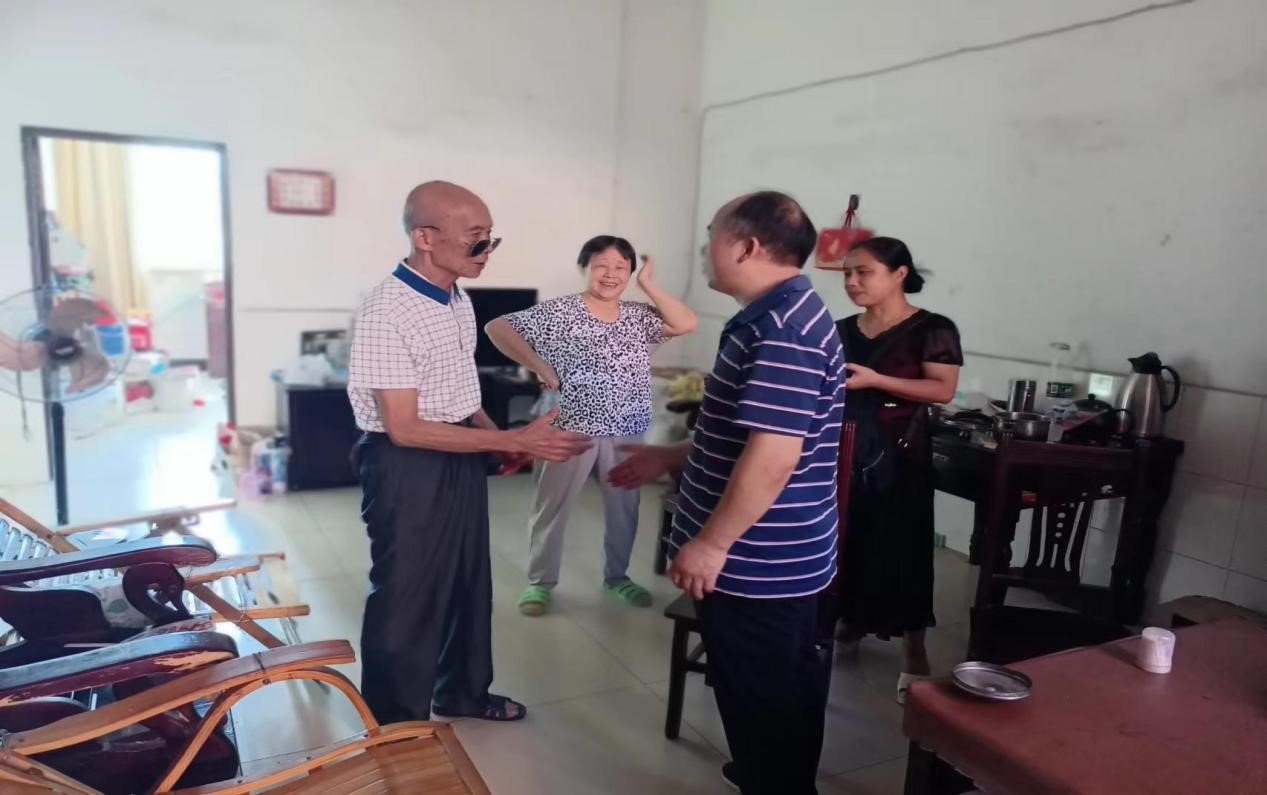 九九重阳节 浓浓敬老情