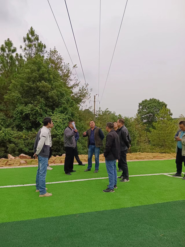 多部门领导现场办公，为玉中办学解难纾困