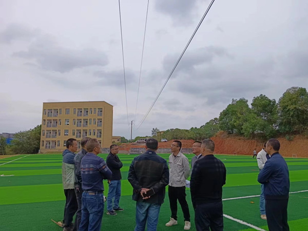 多部门领导现场办公，为玉中办学解难纾困