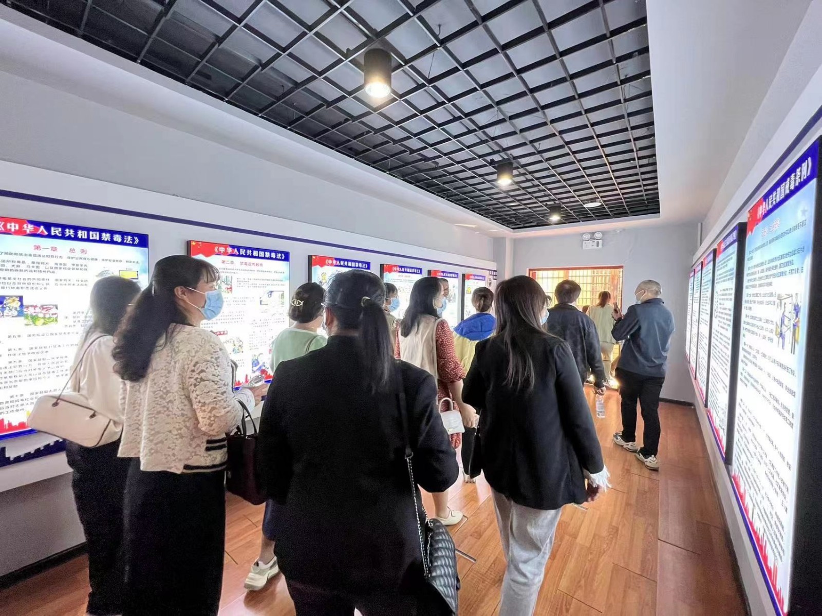 洞口县高沙镇中学全体教师参加禁毒教育活动